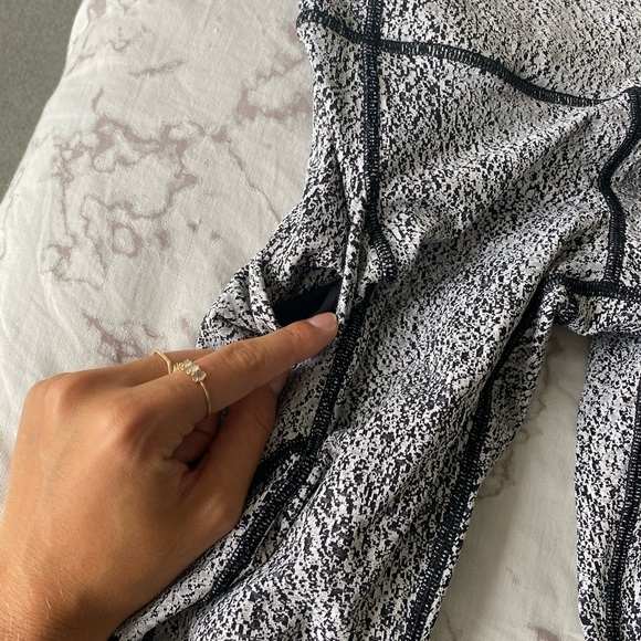 Lululemon leggings - Picture 2 of 4